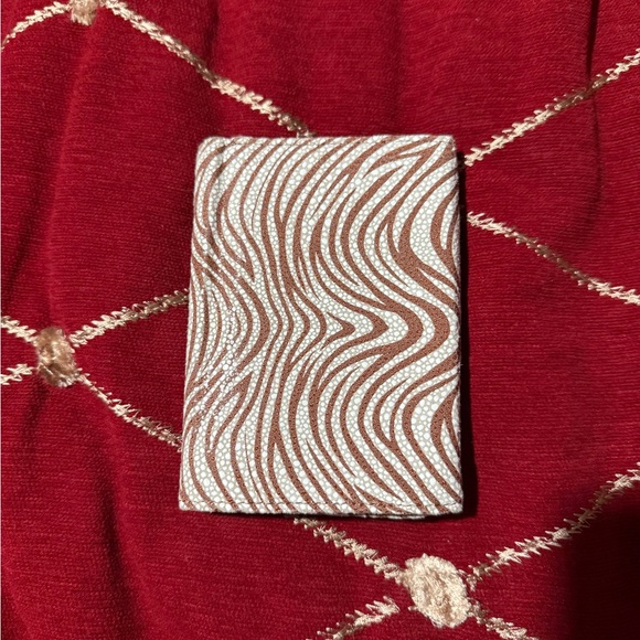 HOBO Brown and White Patterned Wallet - Picture 3 of 6